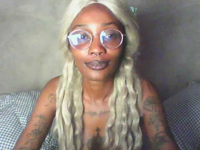 Calin33 live cam on BongaCams
