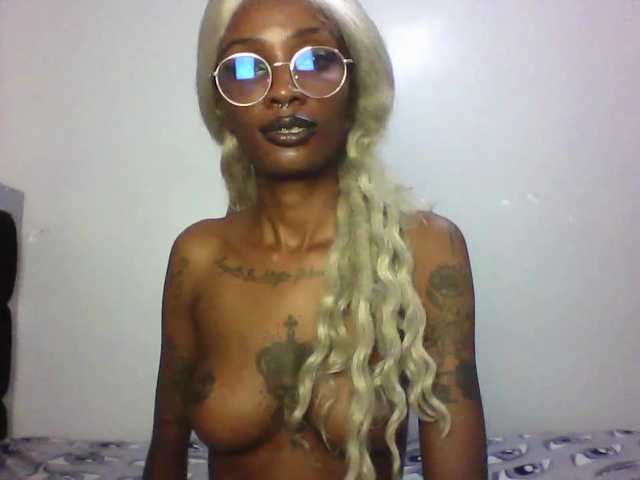 Calin33's BongaCams show and profile