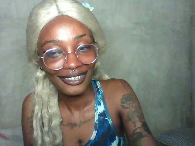 Calin33 live cam on BongaCams