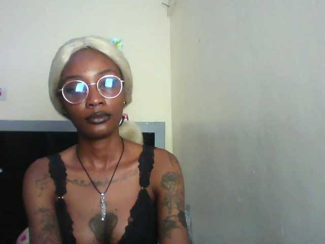 Calin33 live cam on BongaCams