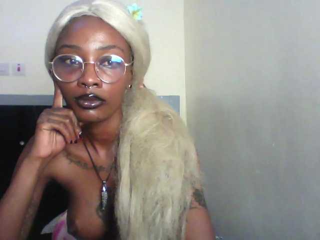 Calin33 live cam on BongaCams