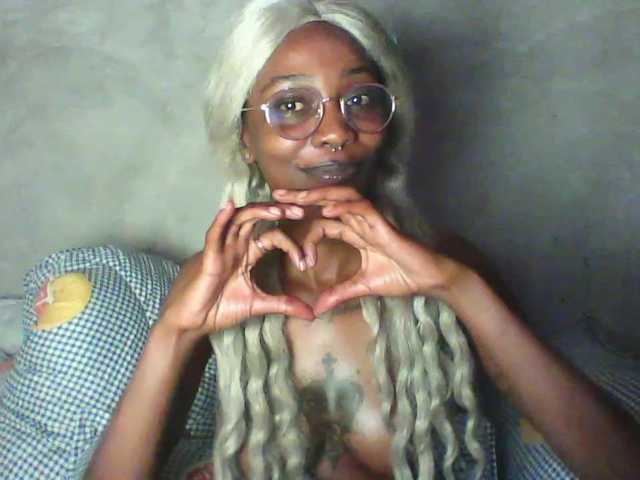 Calin33 live cam on BongaCams