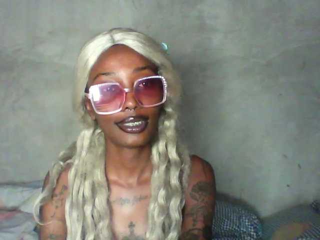 Calin33 live cam on BongaCams
