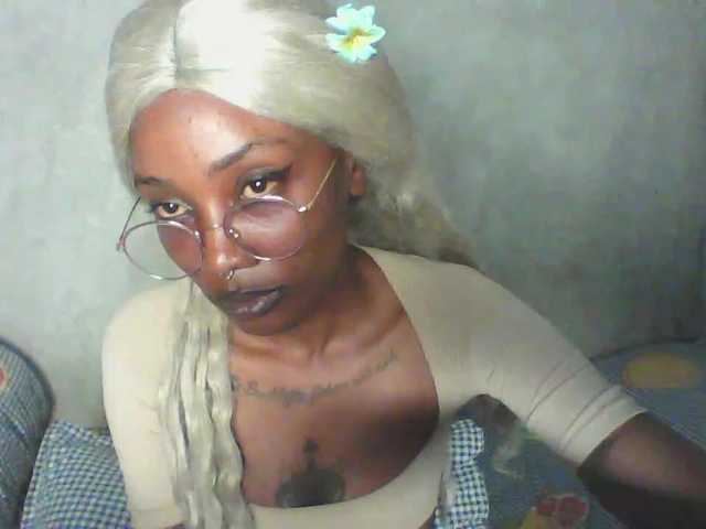 Calin33 live cam on BongaCams