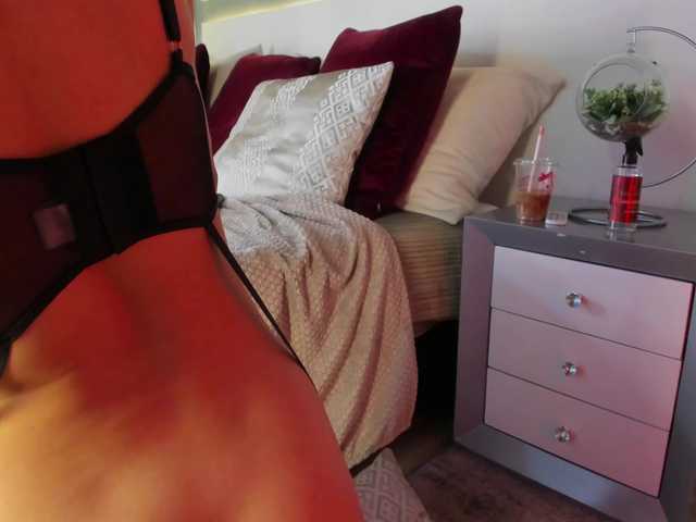 le modèle KatyaKozlov est en webcam porno dans un show sur le site bongacams, il possède les tags suivants: Latino/Hispanic,Redhead,Shaved
