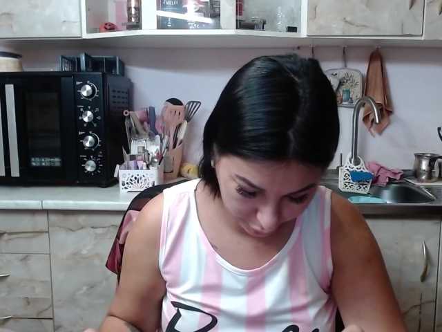 le modèle Sex01Cat est en webcam porno dans un show sur le site bongacams, il possède les tags suivants: Asian,Brunette,Trimmed