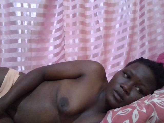 ebony-vannilah live cam on BongaCams
