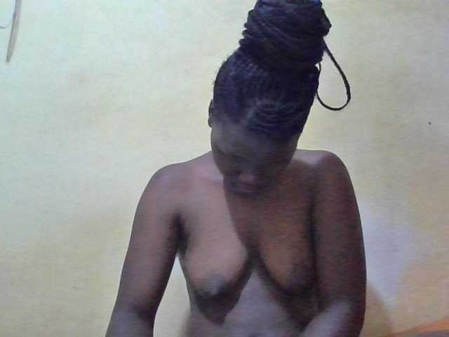 ebony-vannilah live cam on BongaCams