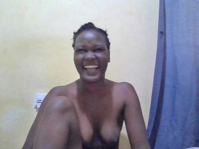 ebony-vannilah live cam on BongaCams