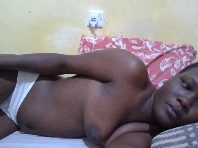 ebony-vannilah live cam on BongaCams