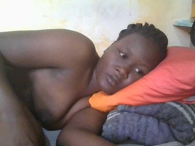 ebony-vannilah live cam on BongaCams