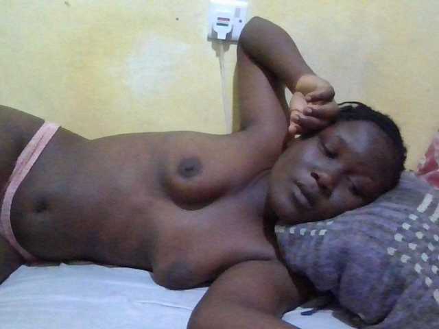 ebony-vannilah live cam on BongaCams