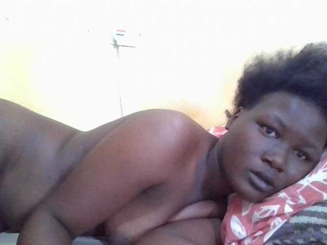 ebony-vannilah live cam on BongaCams