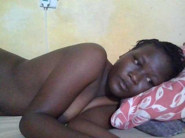 ebony-vannilah live cam on BongaCams