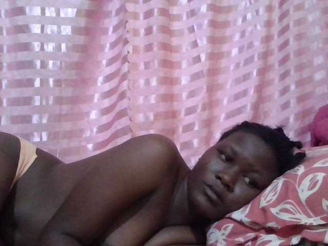 ebony-vannilah live cam on BongaCams
