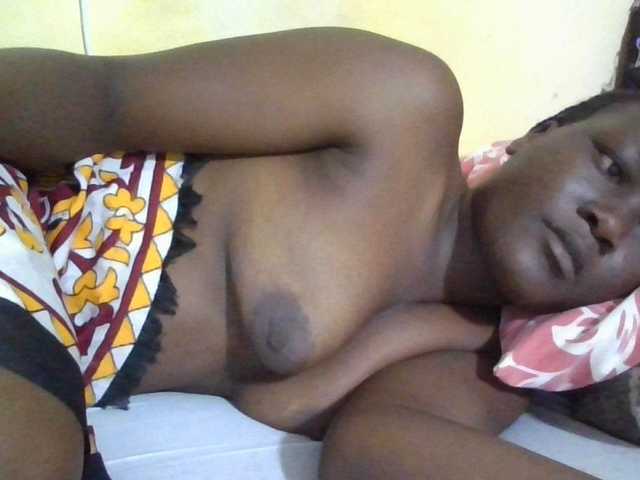 ebony-vannilah live cam on BongaCams
