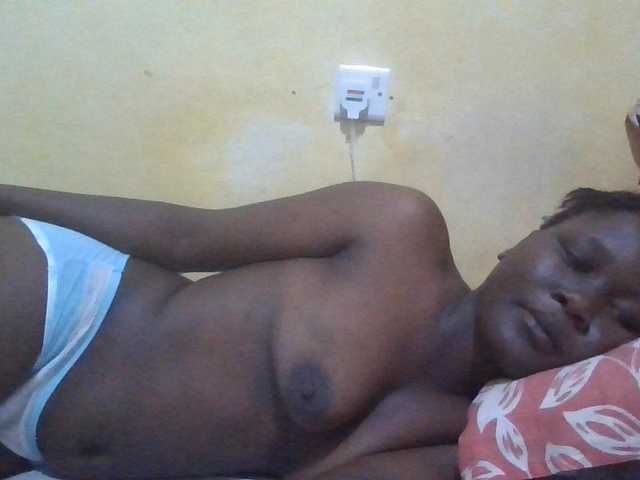 ebony-vannilah live cam on BongaCams