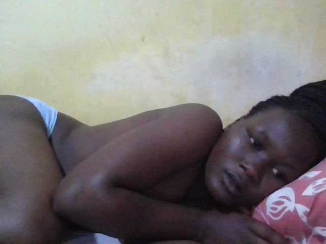ebony-vannilah live cam on BongaCams