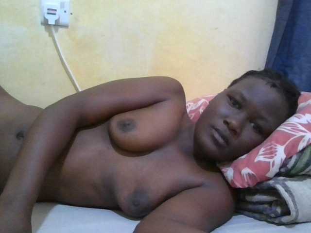 ebony-vannilah live cam on BongaCams