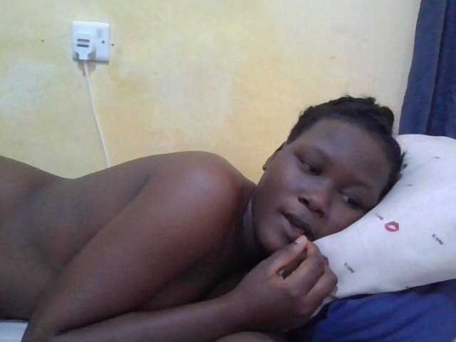 ebony-vannilah live cam on BongaCams