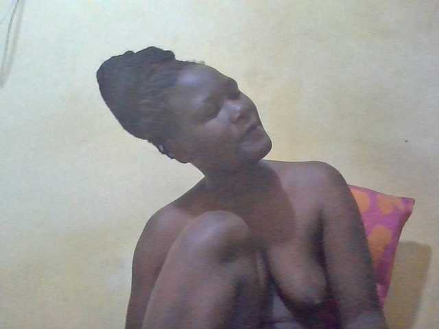 ebony-vannilah live cam on BongaCams