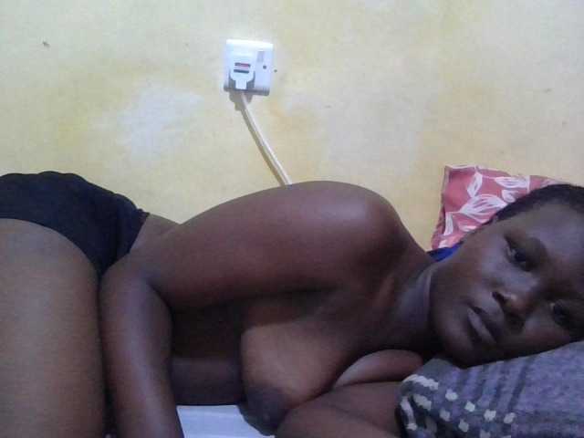 ebony-vannilah live cam on BongaCams