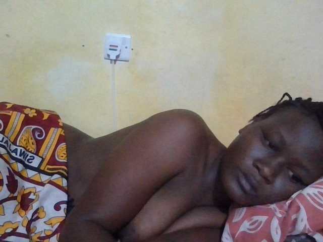 ebony-vannilah live cam on BongaCams