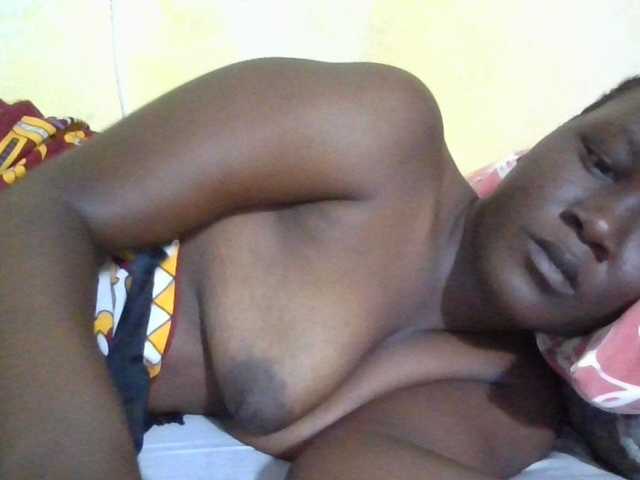 ebony-vannilah live cam on BongaCams