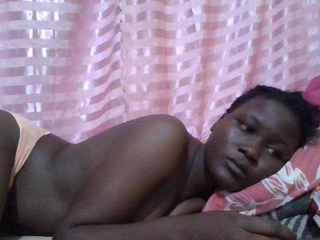 ebony-vannilah live cam on BongaCams