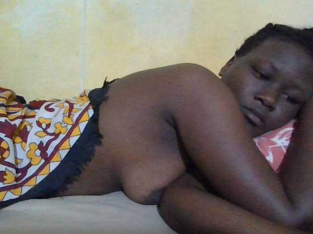ebony-vannilah live cam on BongaCams