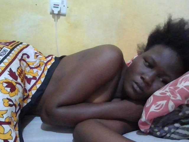 ebony-vannilah live cam on BongaCams