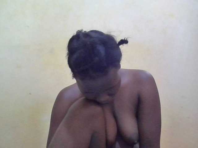 ebony-vannilah live cam on BongaCams
