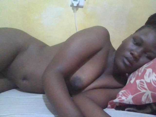 ebony-vannilah live cam on BongaCams