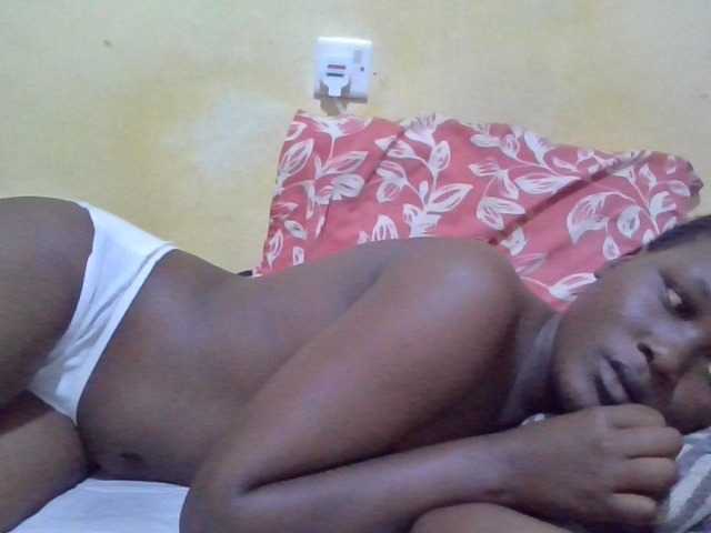 ebony-vannilah live cam on BongaCams