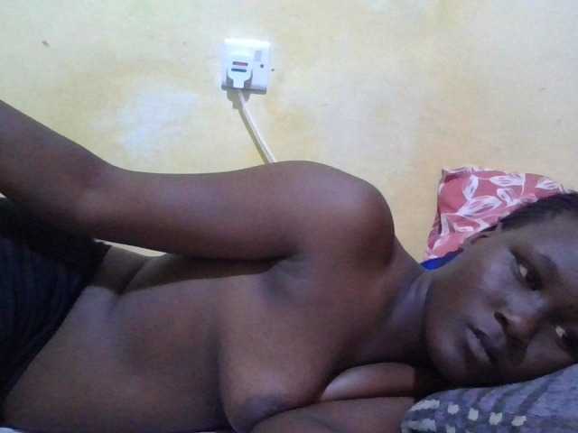 ebony-vannilah live cam on BongaCams