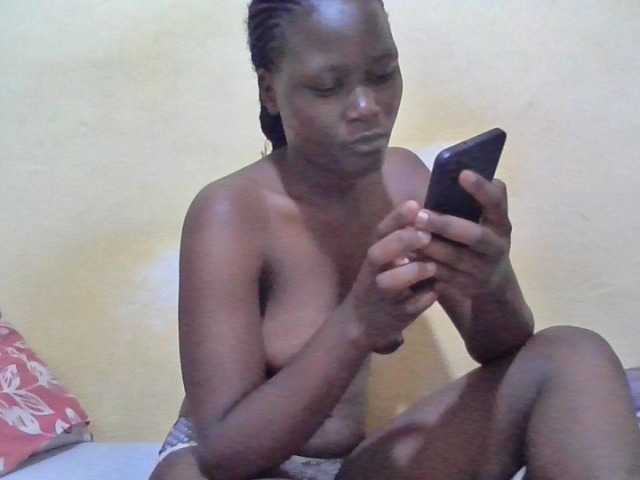 ebony-vannilah live cam on BongaCams