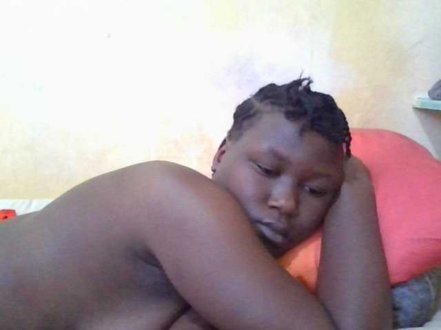 ebony-vannilah live cam on BongaCams