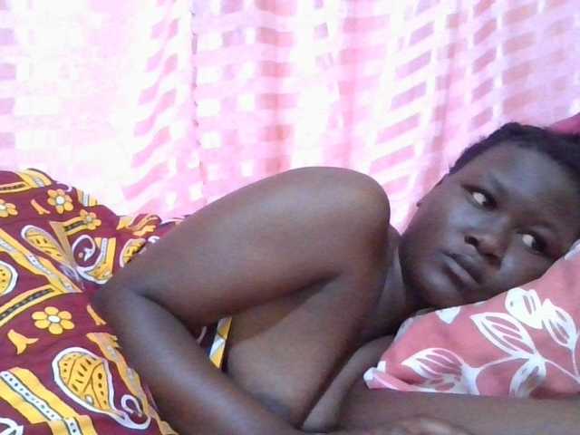 ebony-vannilah live cam on BongaCams