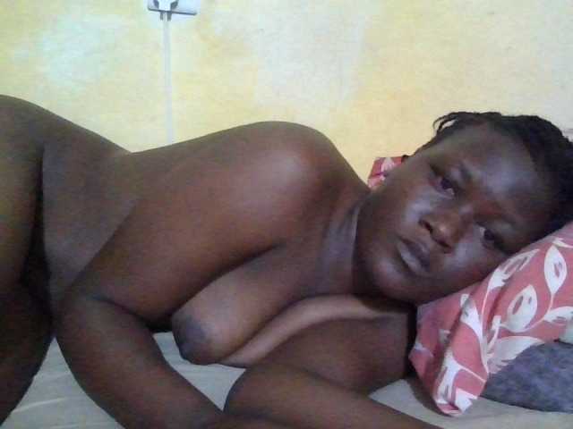 ebony-vannilah live cam on BongaCams