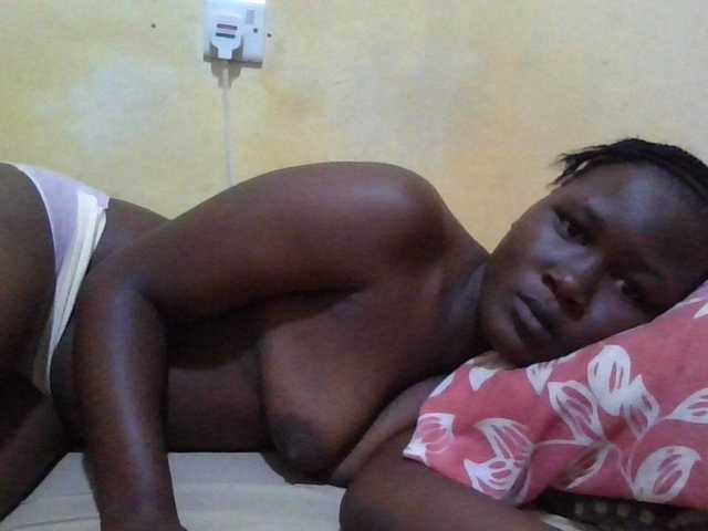ebony-vannilah live cam on BongaCams