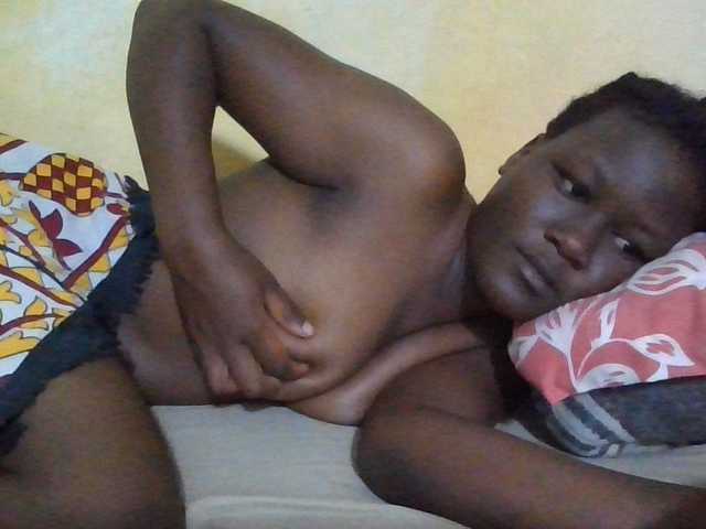 ebony-vannilah live cam on BongaCams