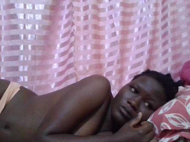 ebony-vannilah live cam on BongaCams