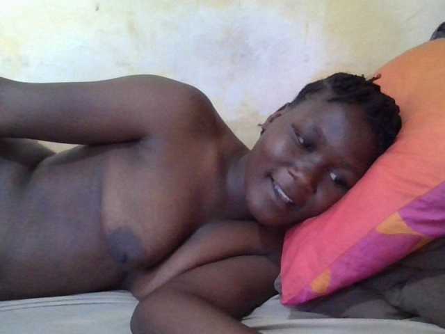 ebony-vannilah live cam on BongaCams