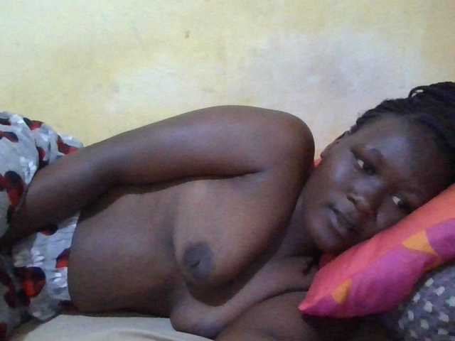 ebony-vannilah live cam on BongaCams