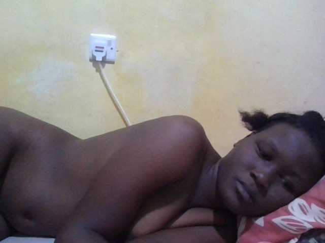 ebony-vannilah live cam on BongaCams