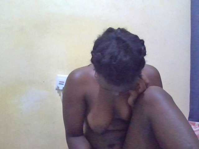 ebony-vannilah live cam on BongaCams