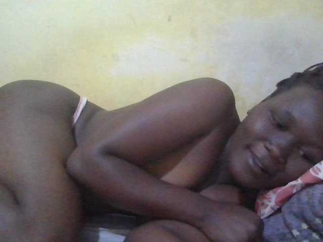 ebony-vannilah live cam on BongaCams