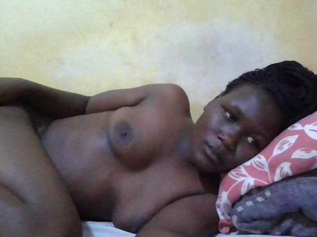 ebony-vannilah live cam on BongaCams