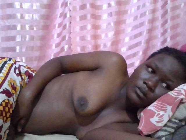 ebony-vannilah live cam on BongaCams