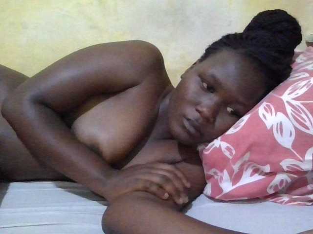 ebony-vannilah live cam on BongaCams